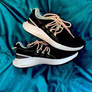 Under Armour Womens Shoes